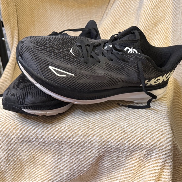Hoka Men's Black and White Running Shoes - Picture 8 of 8